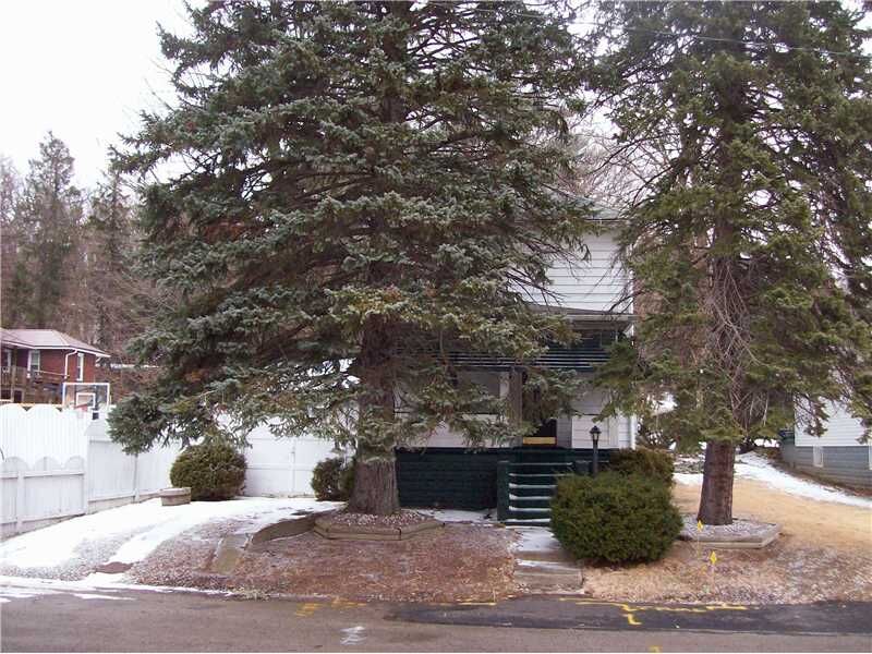 Property Photo:  1009 Oak St  PA 15425 