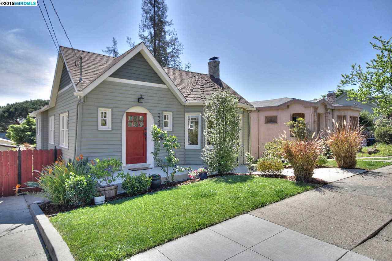 Property Photo:  2744 Maxwell Ave  CA 94619 