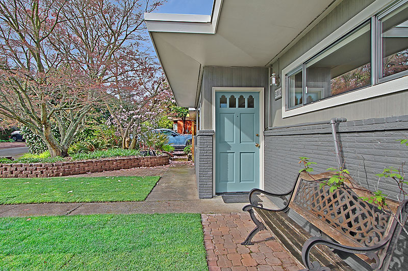 Property Photo:  5002 SW Prince St  WA 98116 