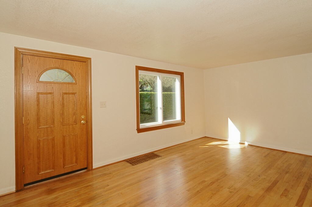 Property Photo:  10814 8th Ave S  WA 98168 