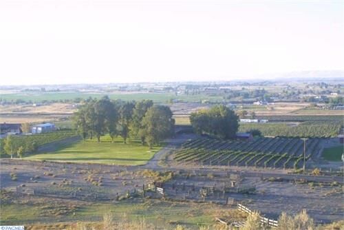 Property Photo:  154202 W Richards Rd  WA 99350-6541 