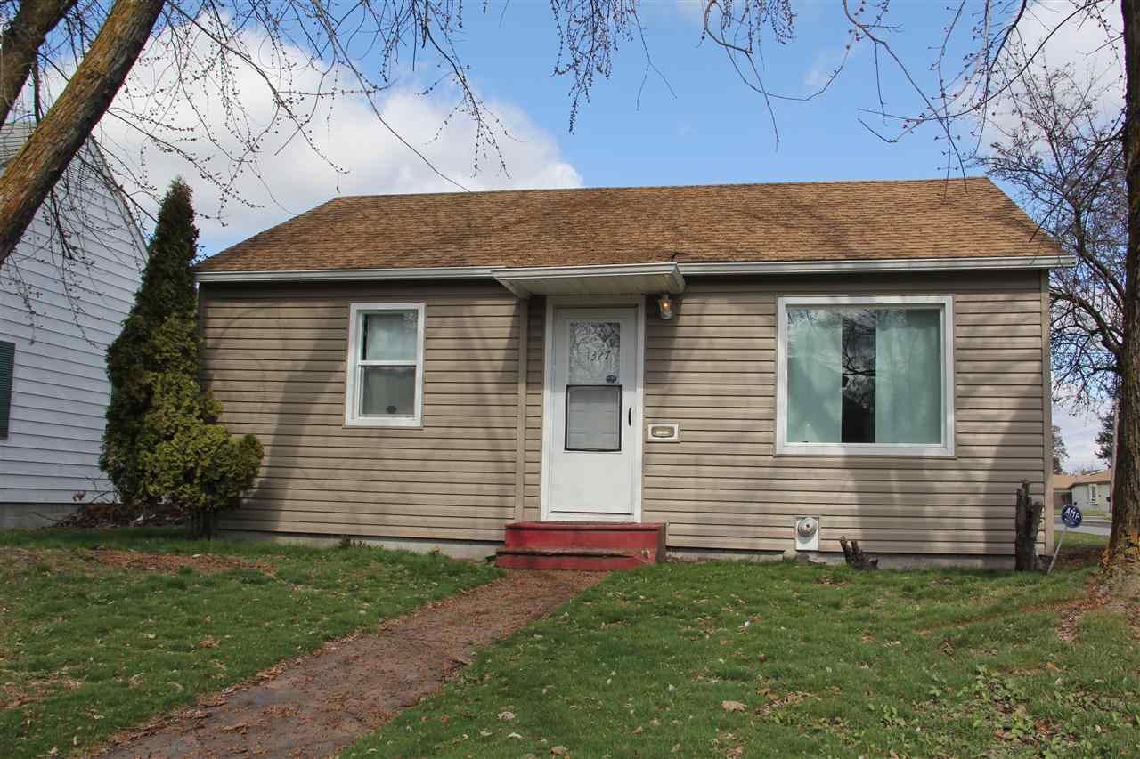 Property Photo:  1327 E Broad Ave  WA 99207 