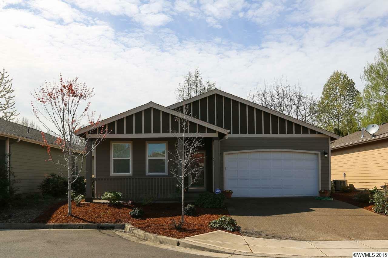 Property Photo: 4953 Prestige Ct NE OR 97303