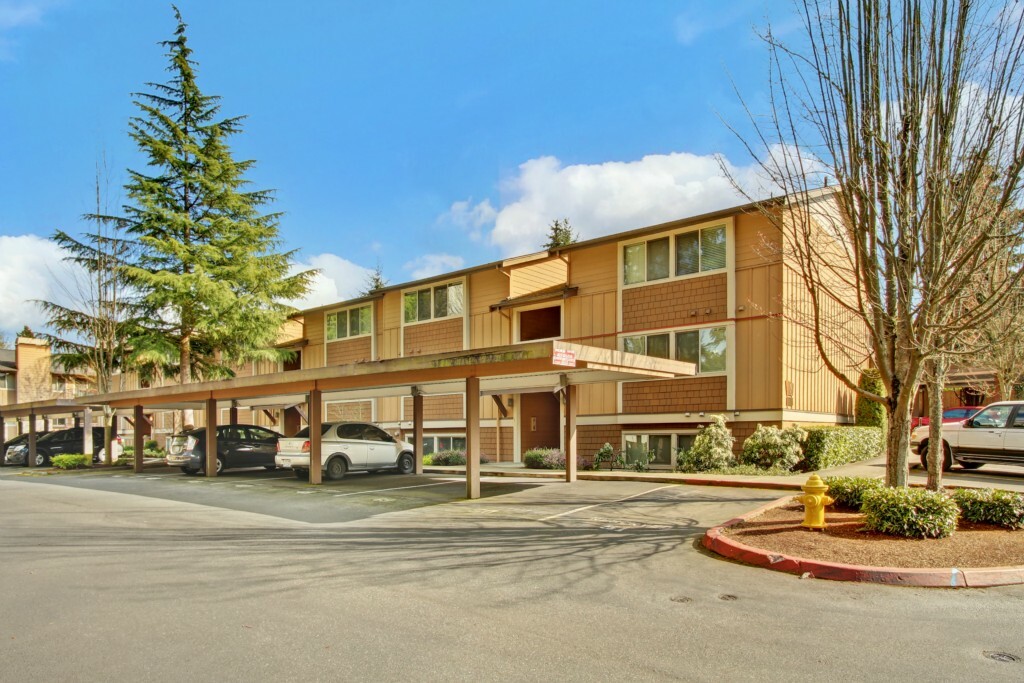 Property Photo: 8248 126th Ave NE C-105 WA 98033