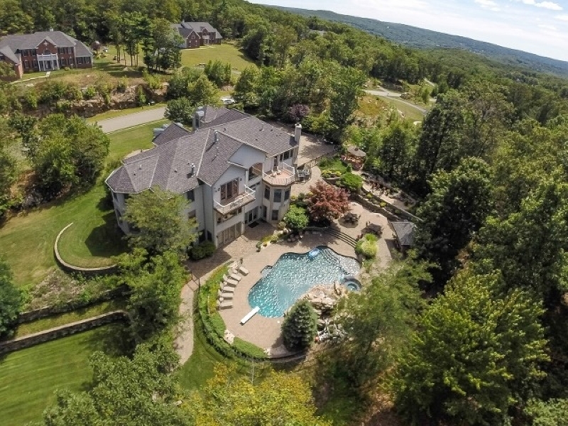 Property Photo: 2 Crown View Ct NJ 07871