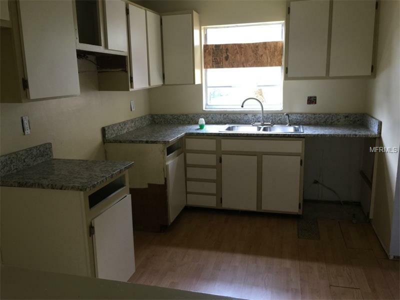 Property Photo: 2866 Somerset Park Drive 101 FL 33613