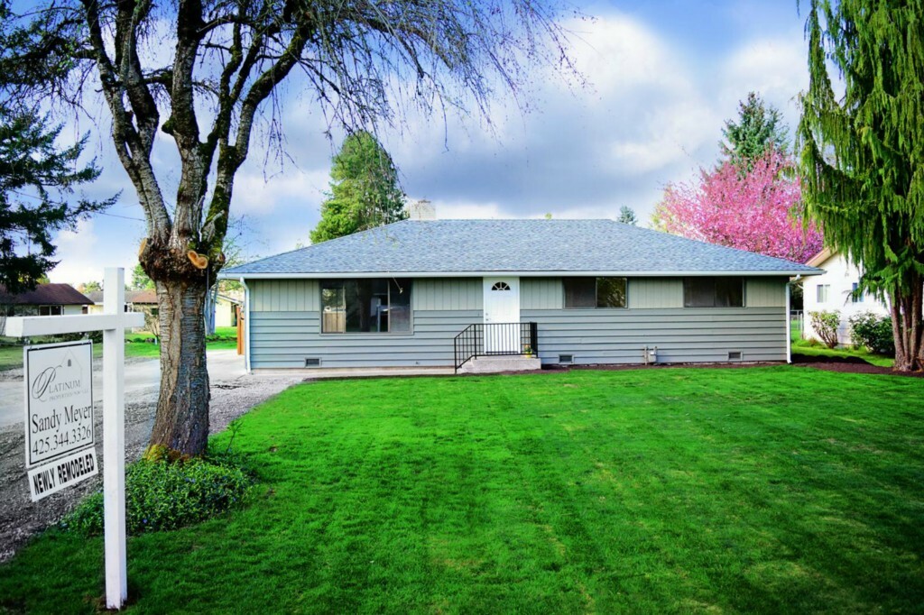 Property Photo:  711 Park Lane  WA 98272 