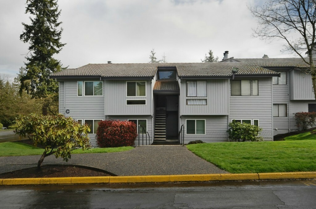 Property Photo:  4118 212th St SW C201  WA 98043 