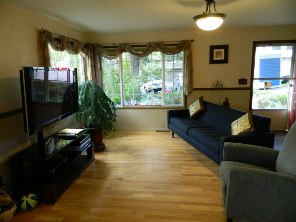 Property Photo:  4025 NE 115th St  WA 98125 
