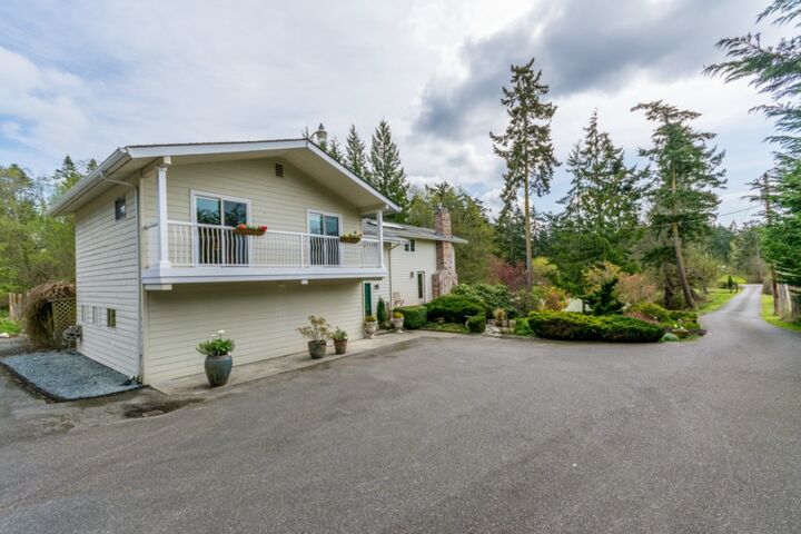 Property Photo:  1838 Hastie Lake Rd  WA 98277 