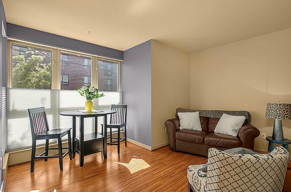 Property Photo: 1420 E Pine St E304 WA 98122