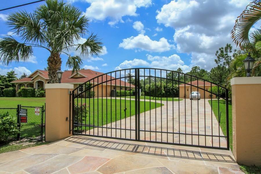 Property Photo: 15556 64th Place N FL 33470