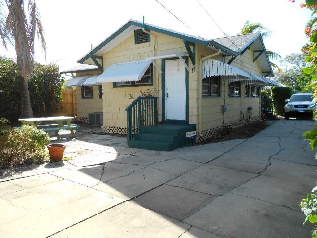 Property Photo:  1128 S N Street  FL 33460 