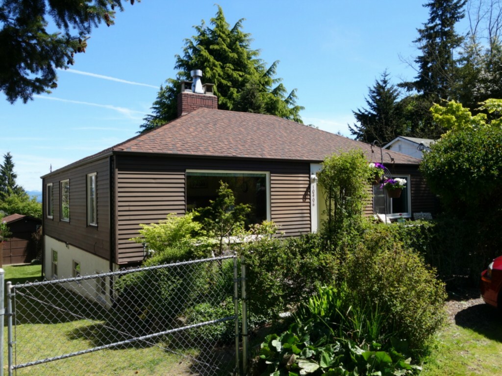 Property Photo:  10406 Occidental Ave S  WA 98168 