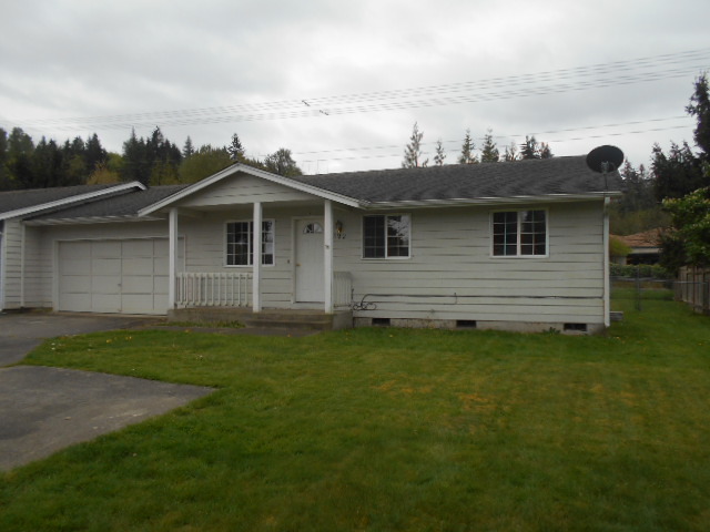 Property Photo:  822 Portage St B  WA 98223 