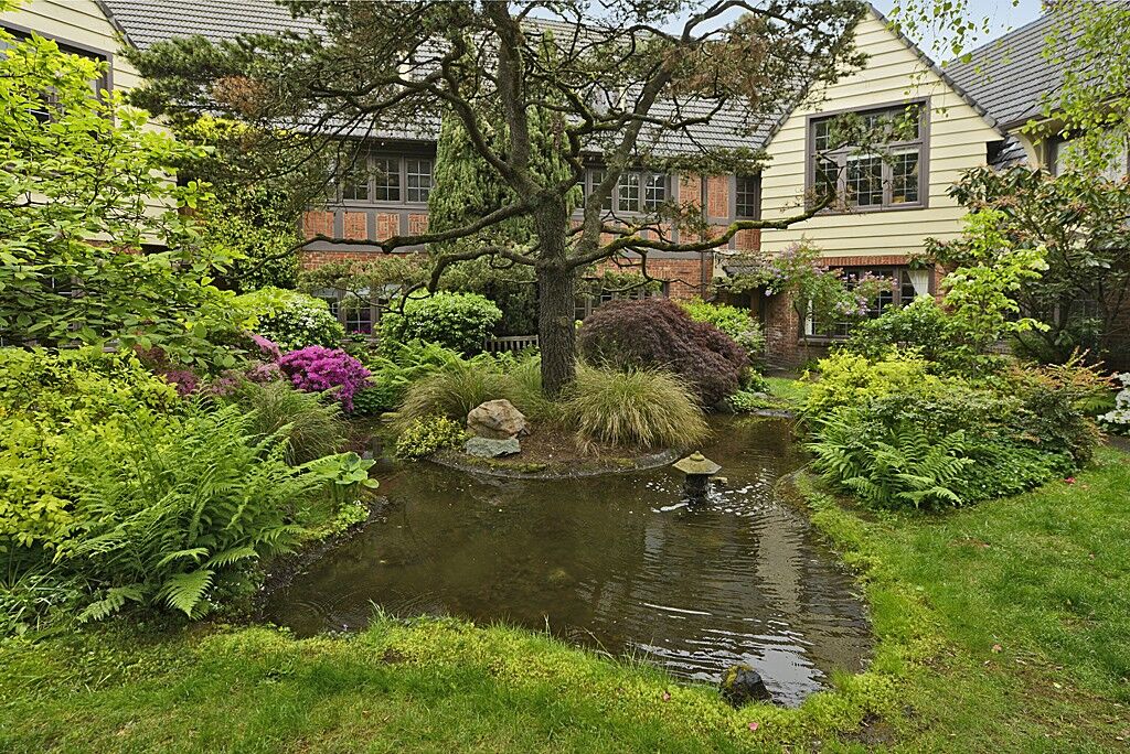 Property Photo:  1516 E Republican Street 10  WA 98112 