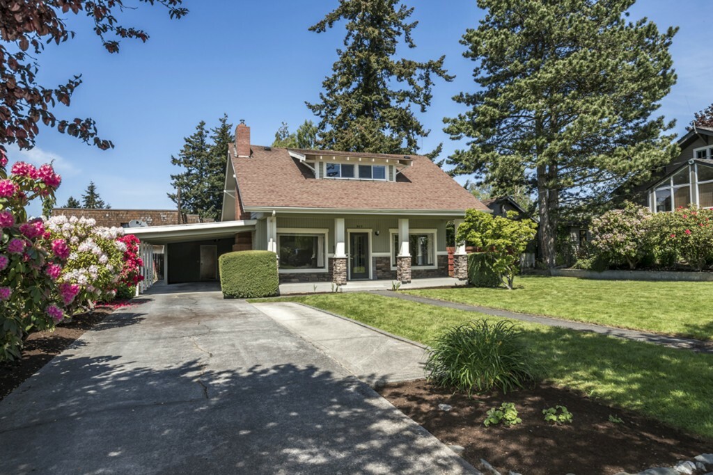 Property Photo:  905 E Warren St  WA 98273 