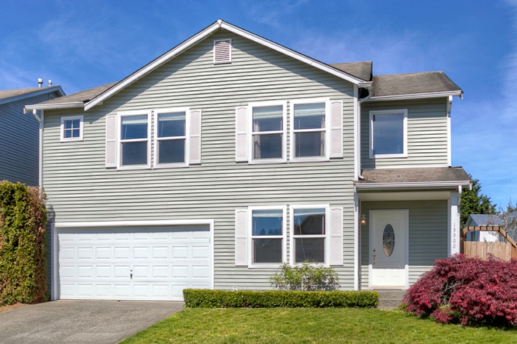 Property Photo: 13302 120th Ave E WA 98374