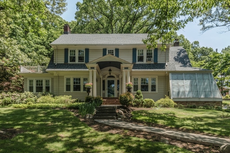 Property Photo:  1083 Woodland Ave  NJ 07060 