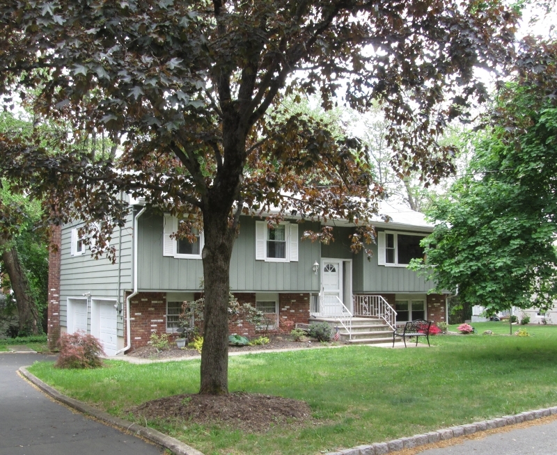 Property Photo:  15 Stonehedge Ln  NJ 07940 