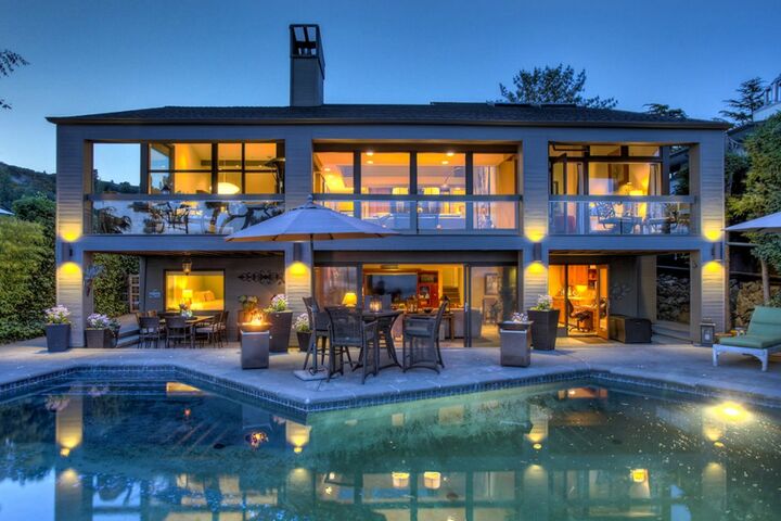 Property Photo:  3931 SW Arroyo Dr  WA 98146 