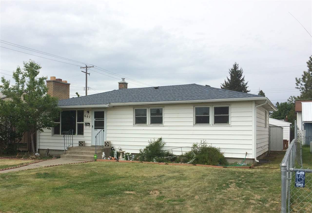 Property Photo: 607 E Columbia Ave WA 99208
