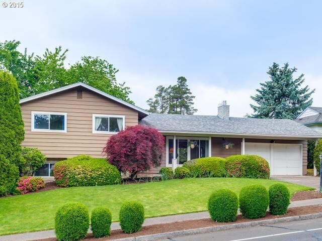 Property Photo:  2175 SW Roxbury Ave  OR 97225 