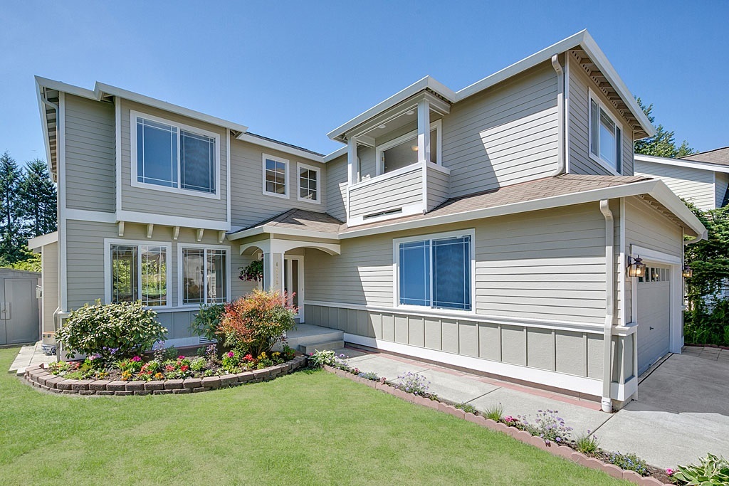 Property Photo: 4512 221st Place SW WA 98043