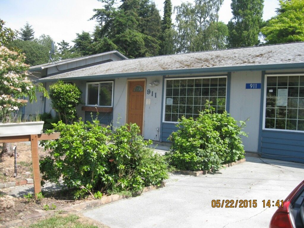 Property Photo:  911 Gainsborough  WA 98239 