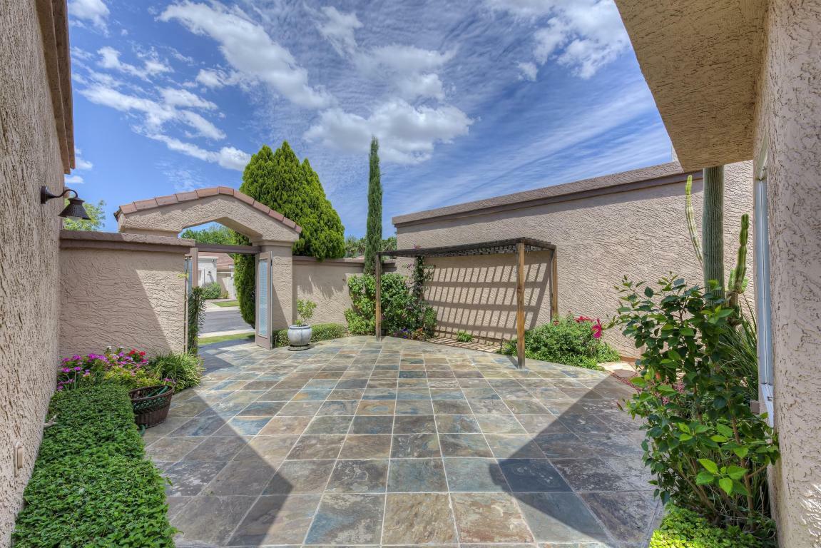 Property Photo: 8663 E Via De McCormick Street AZ 85258