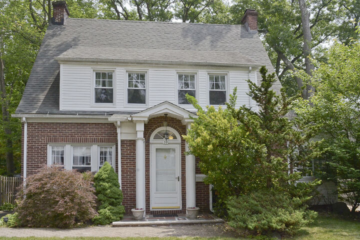 39 S Ashby Ave  Livingston Twp. NJ 07039 photo