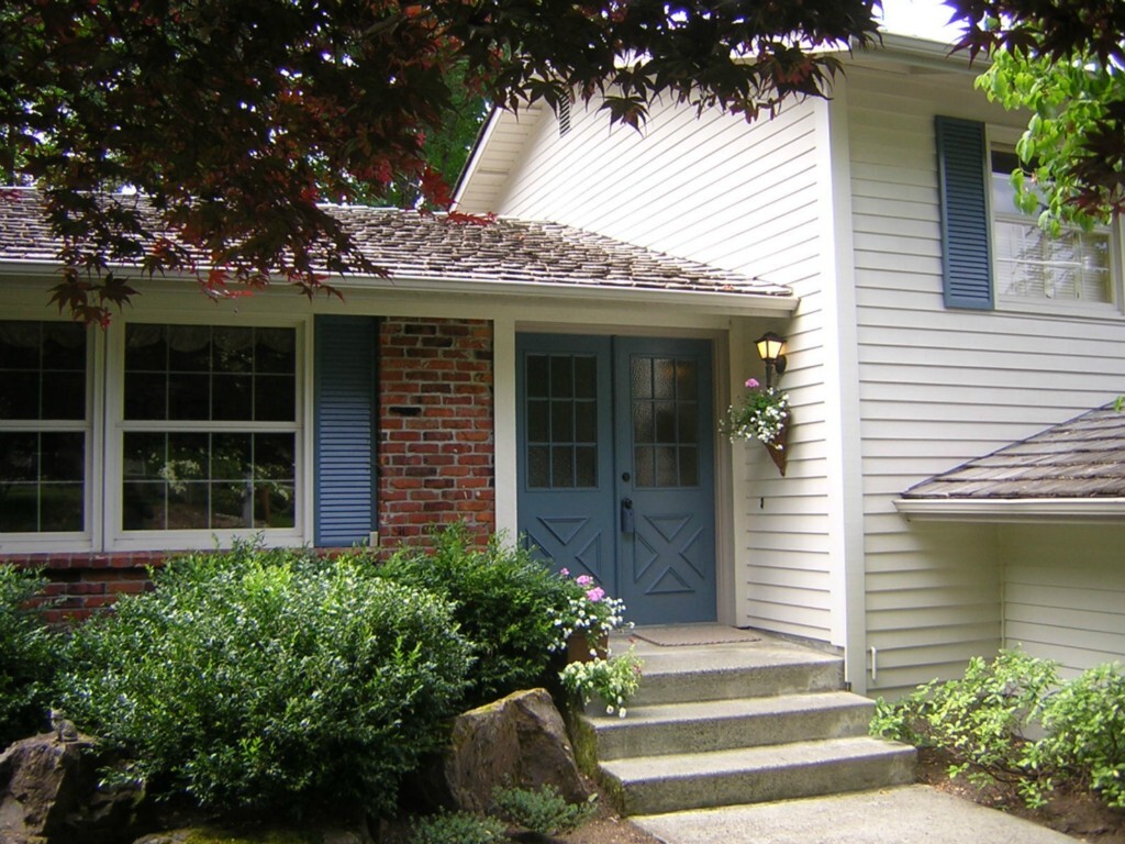 Property Photo: 15003 NE 10th Place WA 98007