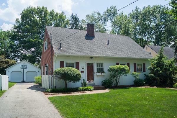 Property Photo:  2305 Eastcleft Drive  OH 43221 