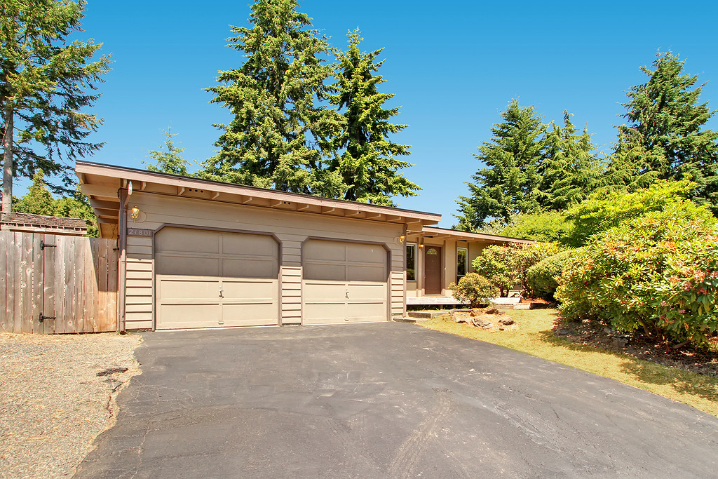 Property Photo:  21801 3rd Place W  WA 98021 