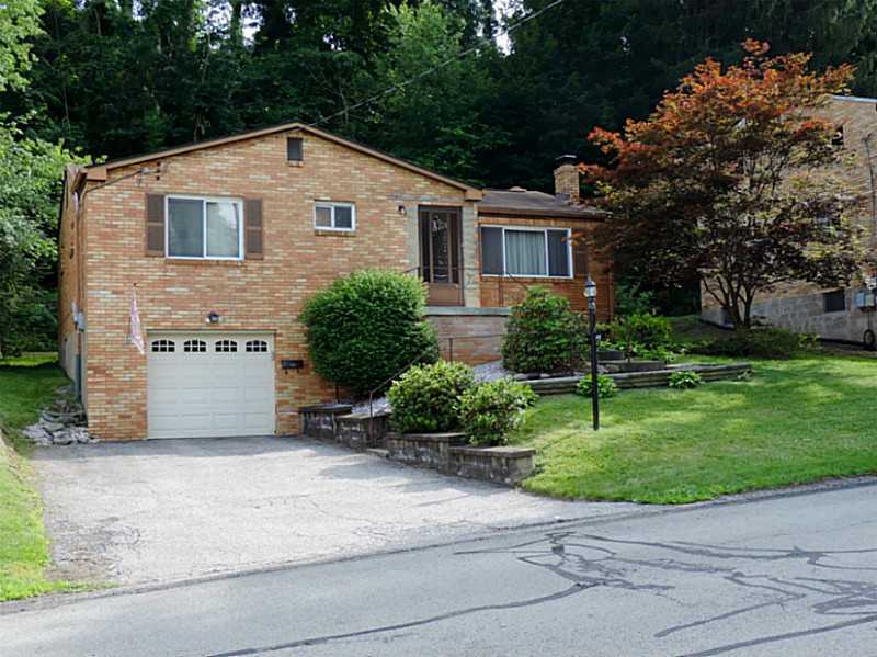 Property Photo:  142 Shenandoah Drive  PA 15235 