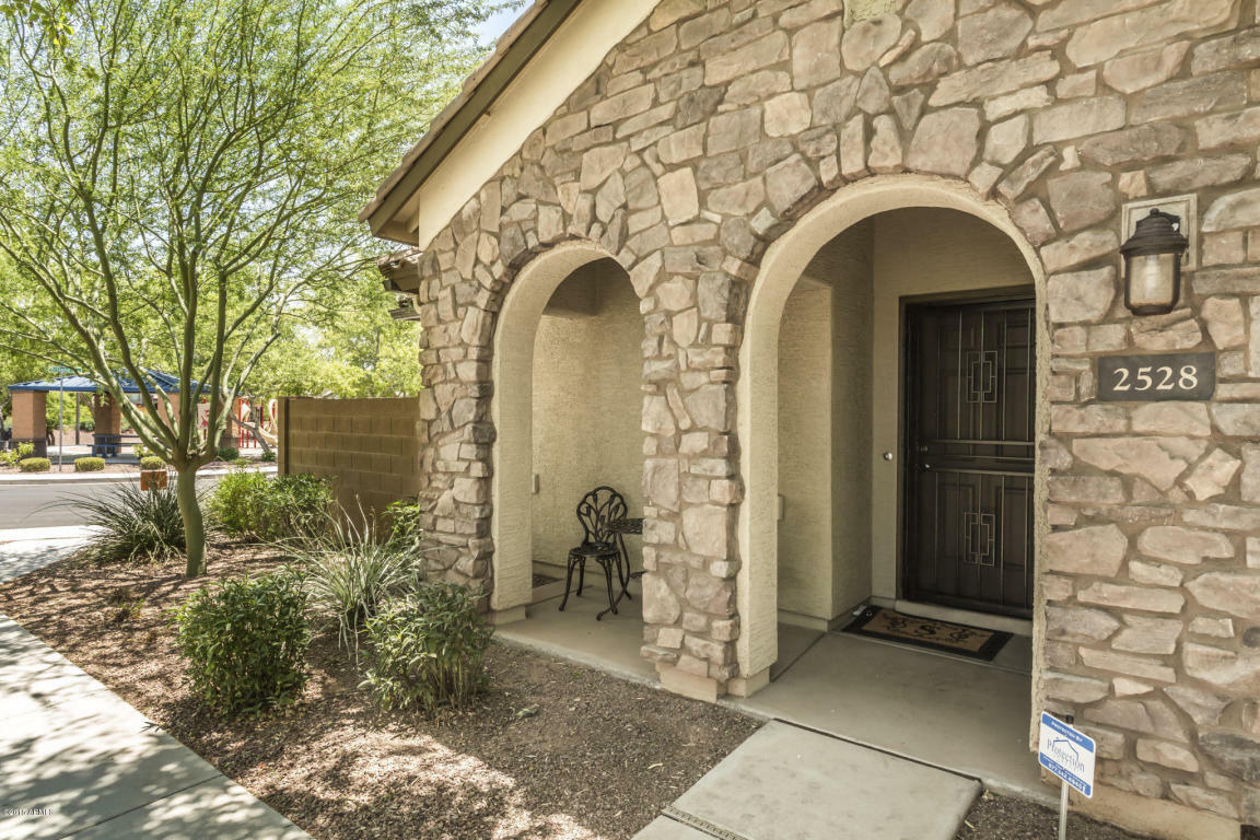 Property Photo:  2528 S Portland Avenue  AZ 85295 