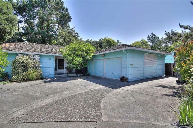 Property Photo: 788 Hoen Court CA 95405