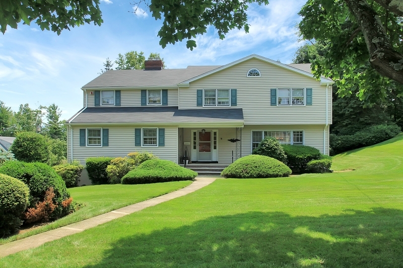 Property Photo: 9 Glen Hook Rd NJ 07642