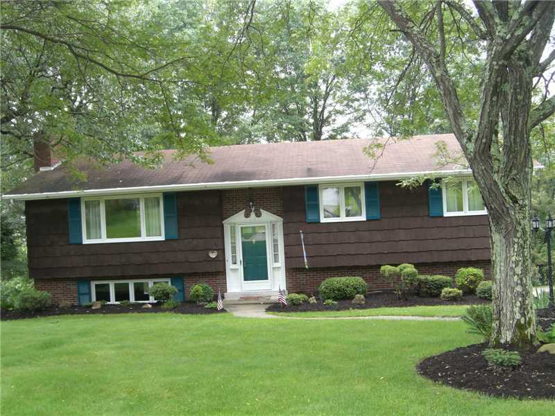 Property Photo:  130 Woodcliff Dr  PA 15301 