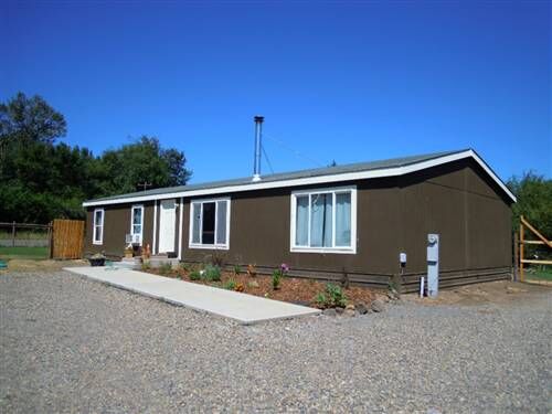 Property Photo:  2233 Thorp Cemetery Rd  WA 98946 