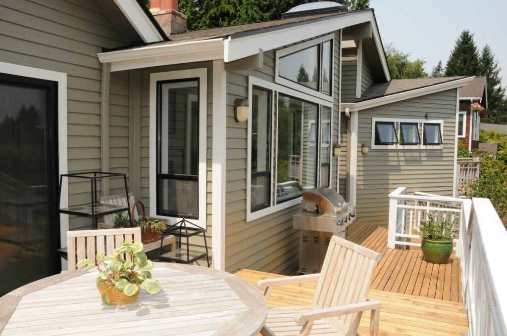 Property Photo: 3017 181st Ave NE WA 98052