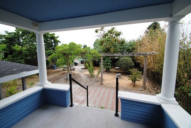 Property Photo:  1331 13th Ave S  WA 98144 