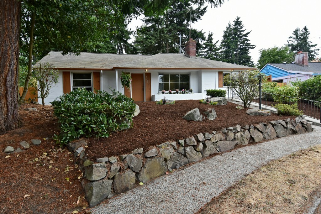 Property Photo: 15309 Ashworth Place N WA 98133