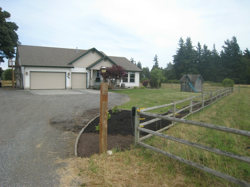 Property Photo:  960 W Smith Rd  WA 98226 