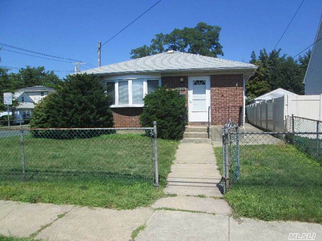 1679 Gianelli Avenue  North Merrick NY 11566 photo