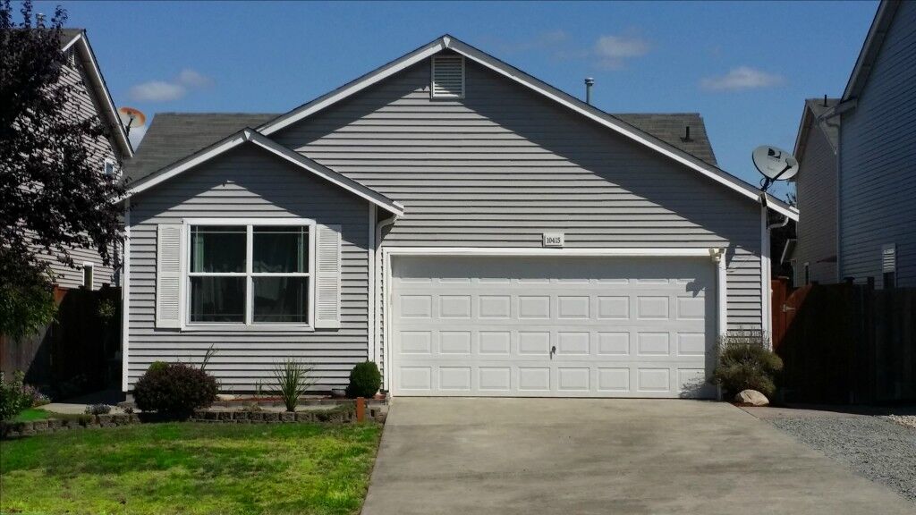 Property Photo: 10415 196th St E WA 98338