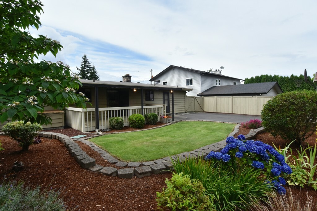 Property Photo:  16016 23rd Ave SW  WA 98166 