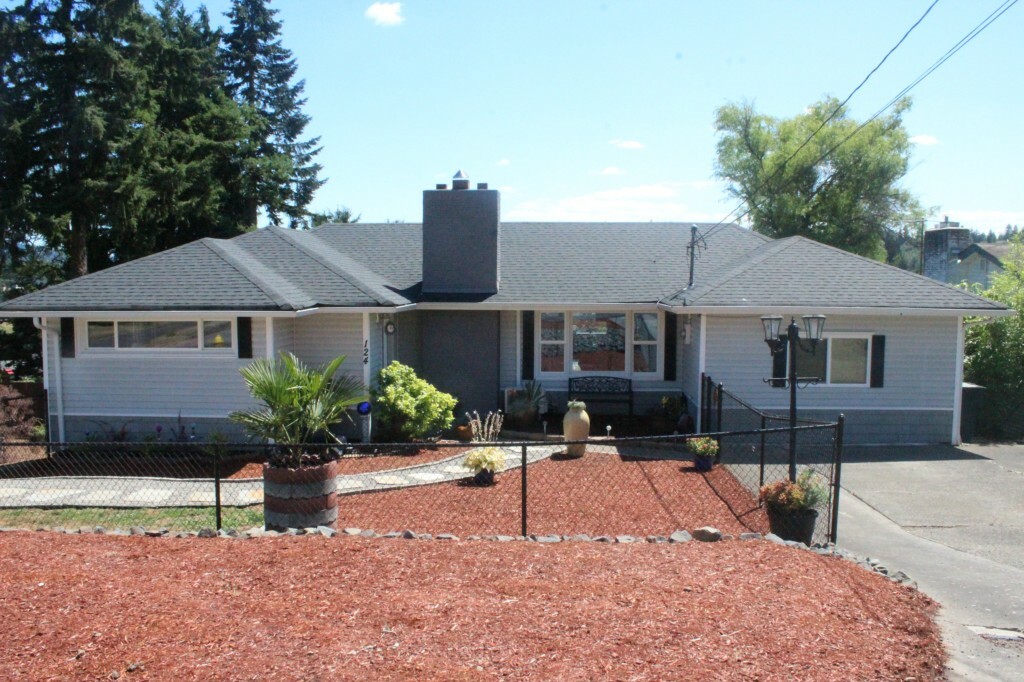 Property Photo:  124 Mountain View Dr  WA 98632 