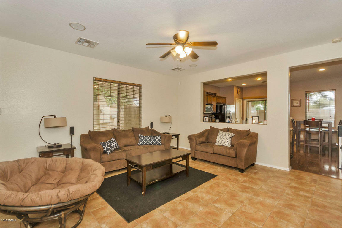 Property Photo:  1811 S Starling Drive  AZ 85295 