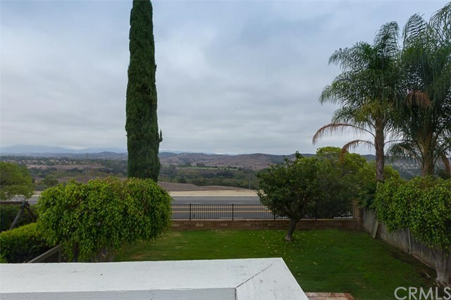 Property Photo: 24812 Tabuenca CA 92692